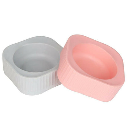 Pet Bowl Plastic. - linilee