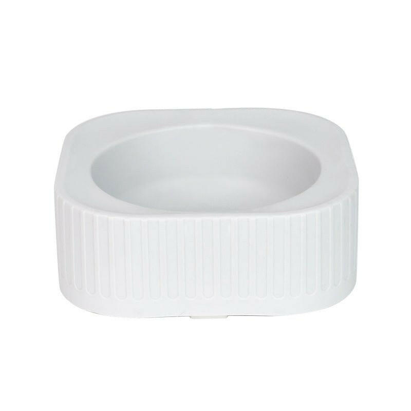 Pet Bowl Plastic. - linilee